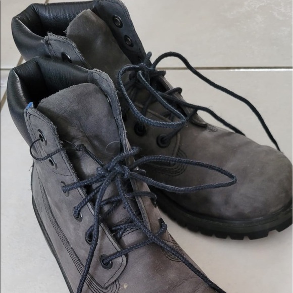 3 items: Timberland Boots, Ice Skates and Winter Boots - Picture 3 of 13